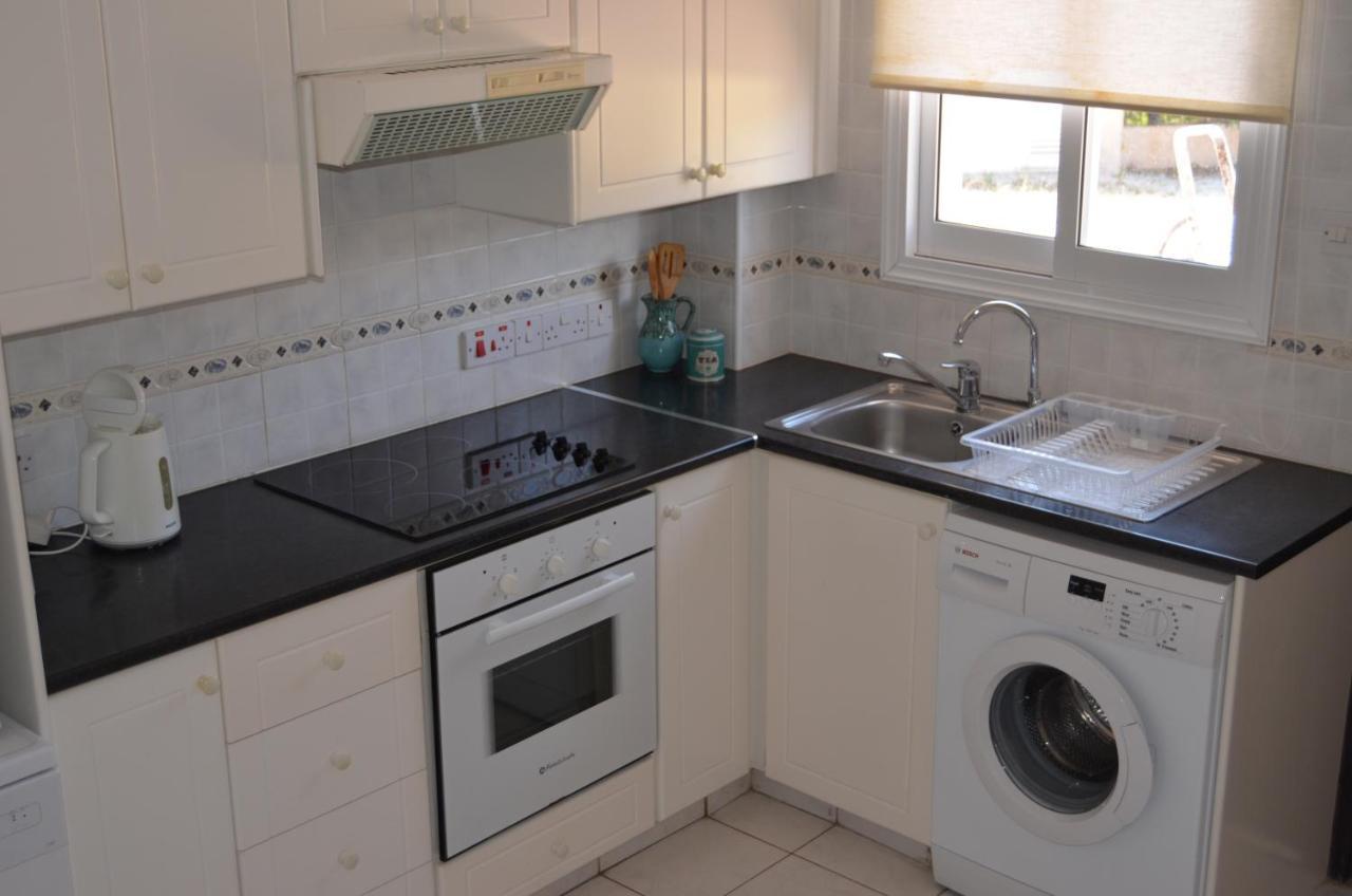 Vacation House Sanders Paphos Esterno foto